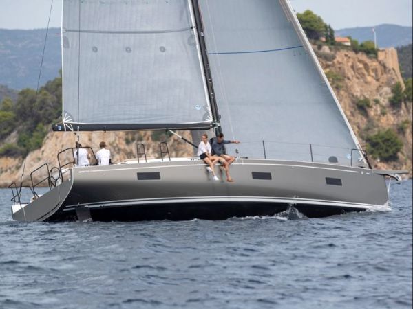 beneteau First 44