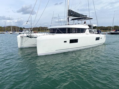 Lagoon 42