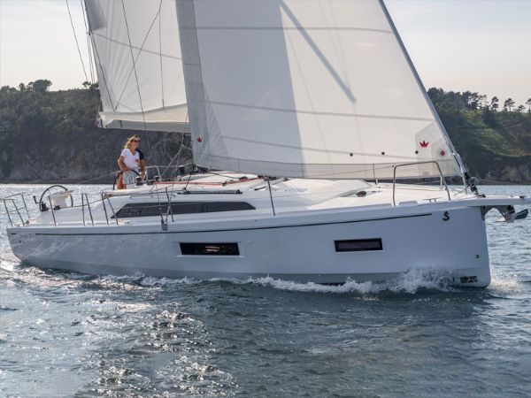 Beneteau Oceanis 37.1