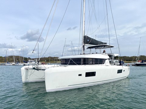 Lagoon 42