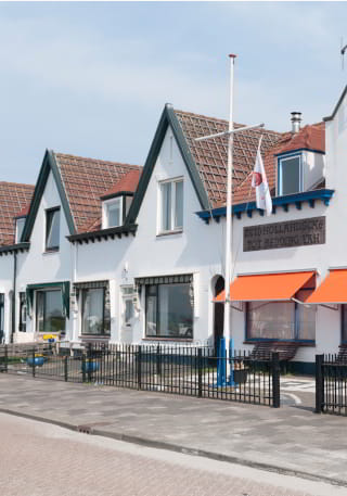 Woningen aan de Stationsweg in Hoek van Holland 