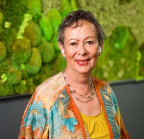 Eerste tests met ‘oortjes’ die gehoor ondersteunen positief