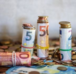 AOW-uitkering stijgt opnieuw per 1 januari 2026