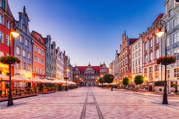 A beautiful street in Gdansk at dusk.