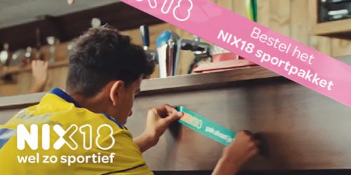 Foto met lege vergadertafel