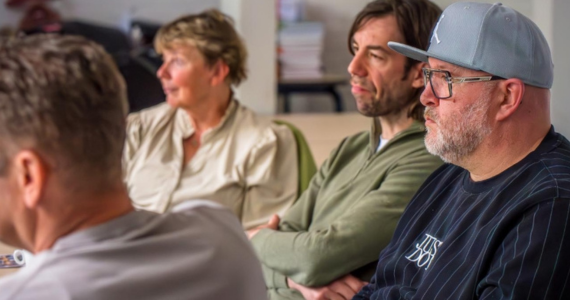 Foto van mensen bij ONTDEC