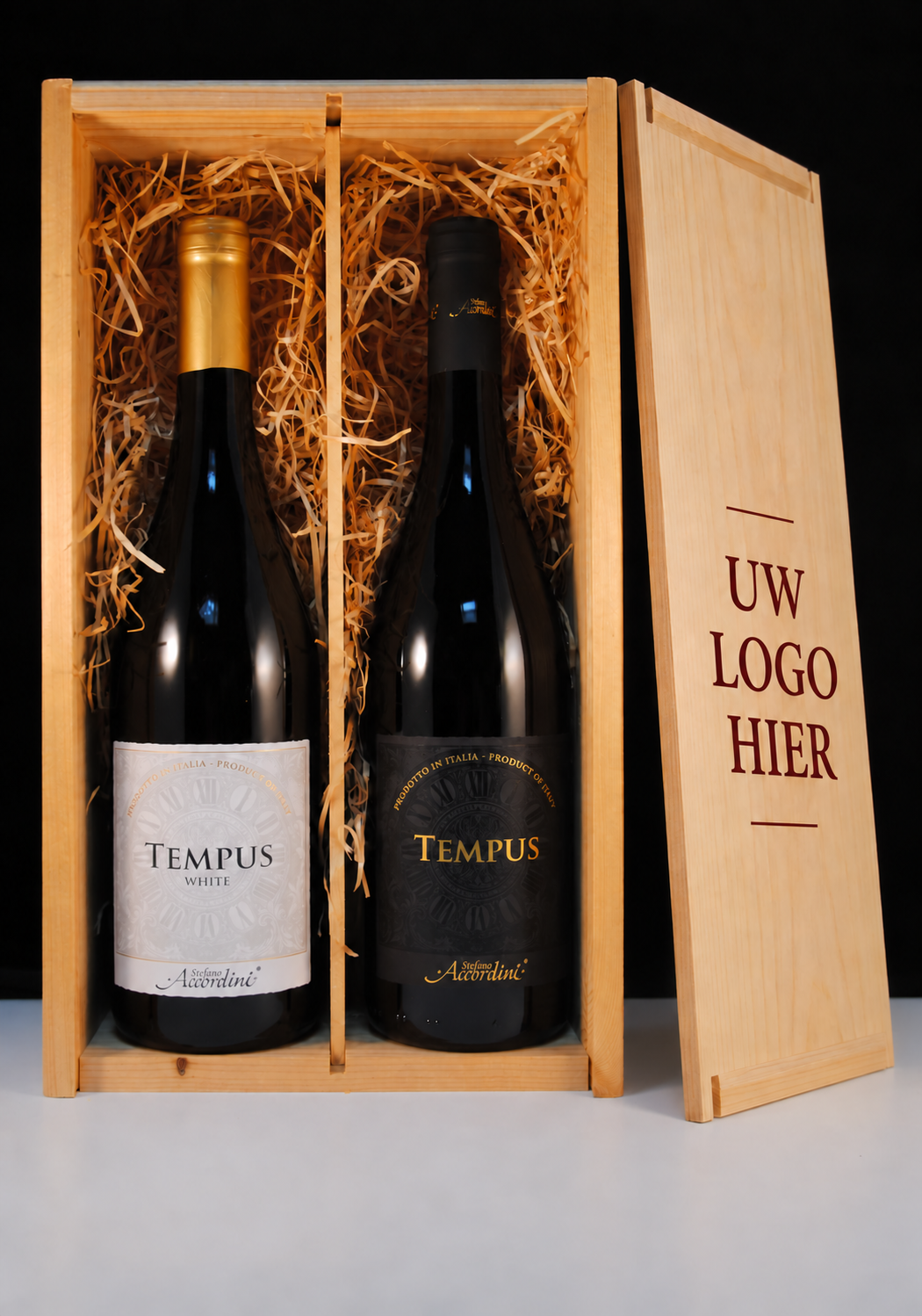 Houten wijnkist met Tempus wijnen en ruimte voor een gegraveerd bedrijfslogo