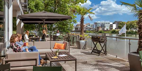 maastricht_terras_600x300.jpg