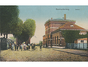 Geertruidenberg Station (Prentbriefkaart, ca. 1921. Brabant-Collectie, Tilburg University)
