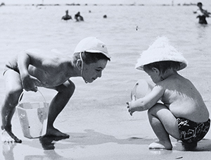 Strand © Rees Diepen. Brabant-Collectie, Tilburg University