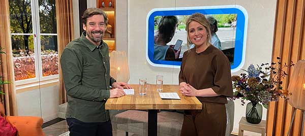 Vrouwen die aan yoga doen