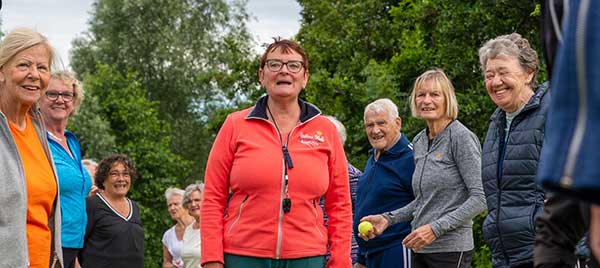Vrouwen die aan yoga doen