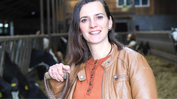 Jonge boeren bezoeken zuivelboerderij in Hellouw&nbsp;
