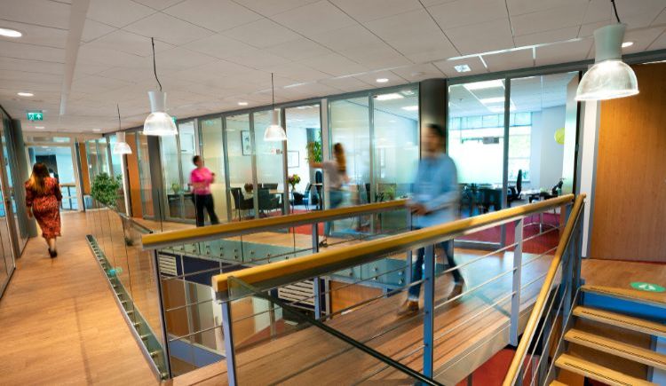 Binnenkant van het kantoor van het College voor de Rechten van de Mens