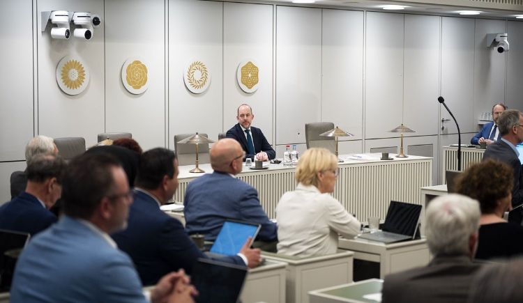 Eerste Kamer met sen