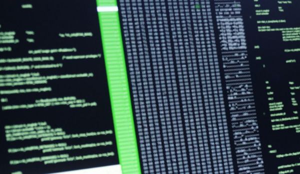 Uitsnede van een beeldscherm van een computer met codetaal