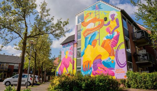 Muurschildering van kunstenaar Nanna de Jong (Nanski Punanski) in opdracht van het College voor de Rechten van de Mens