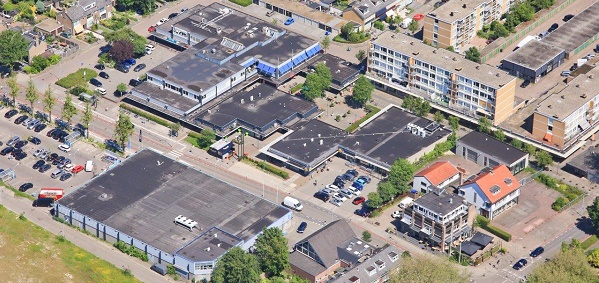 luchtfoto van de bovenkant van een winkelcentrum.