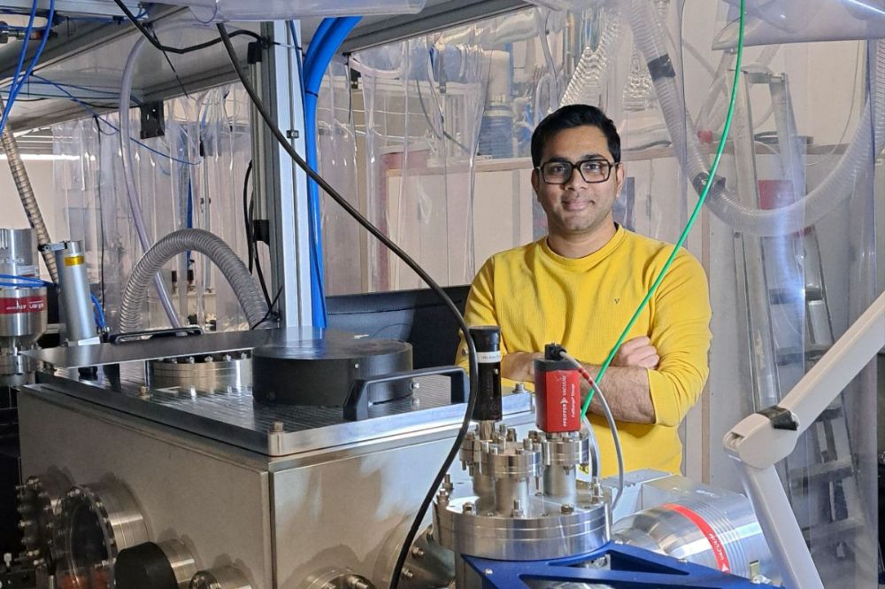 Anchit Srivastava in the lab at ARCNL.