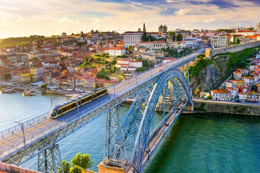 Pousada Special 7 Fly & Drive van Lissabon naar Porto langs de Douro Vallei