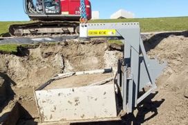 Bij de zeedijk in Bierum wordt een bouwkuip aangelegd voor de bouw van de getijdenduiker (foto ED2050 / Geert Job Sevink).