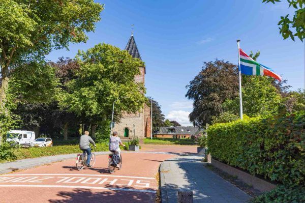 Mensen op de fiets in Groningen