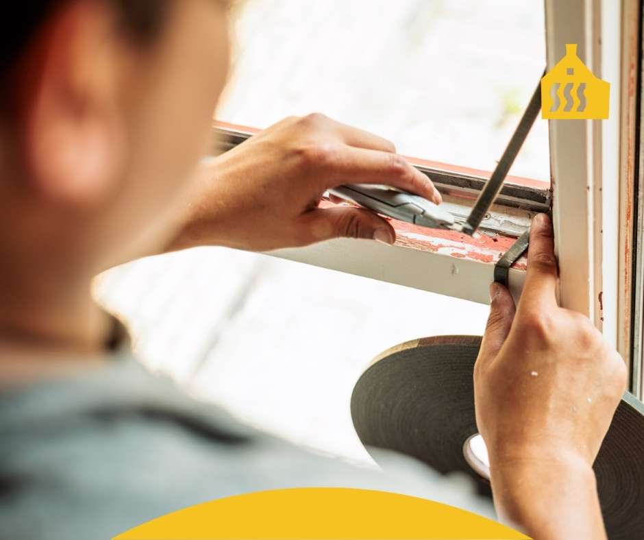 Nieuw glas wordt in kozijn geplaatst