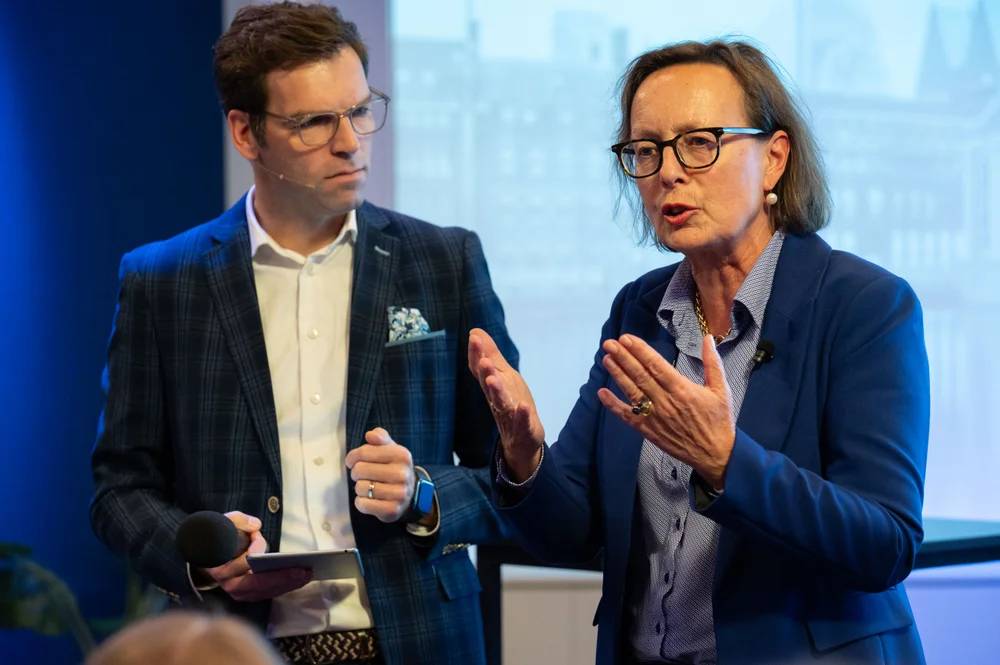 Maarten Bouwhuis en Annette Ottolini in debat 