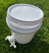 30lb Bucket & Valve