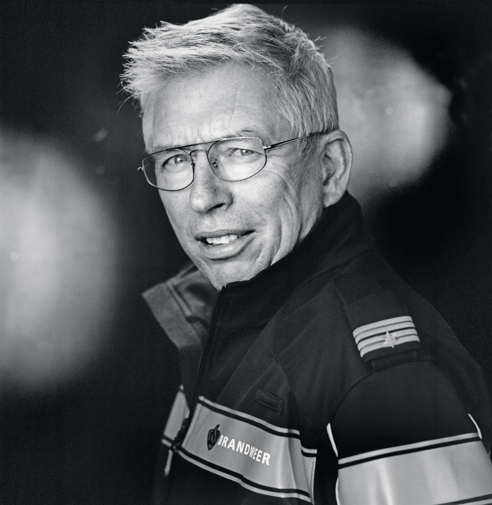 Cover van Checkpoint met op voorzijde een veteraan in vrijetijdskleding.