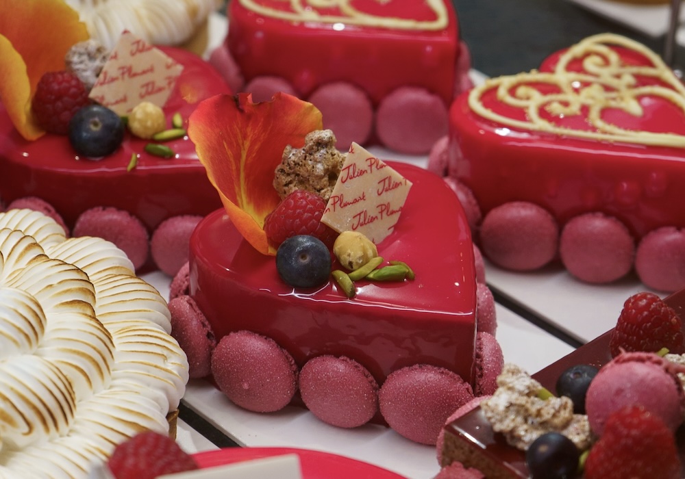 Amazing red heart shaped cakes